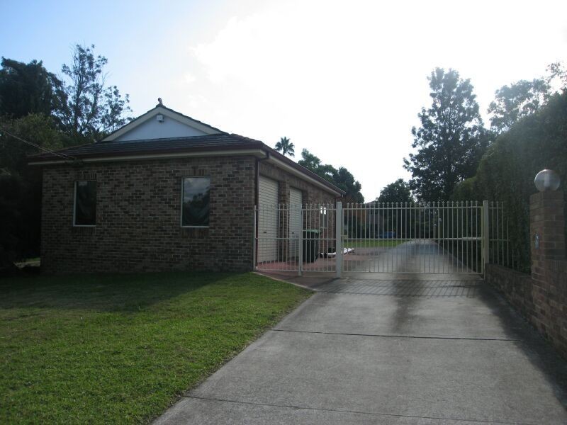 11 Auld Avenue, Milperra NSW 2214