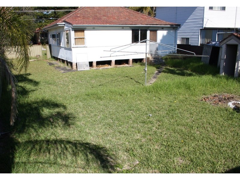 4 Penrose Avenue, East Hills NSW 2213