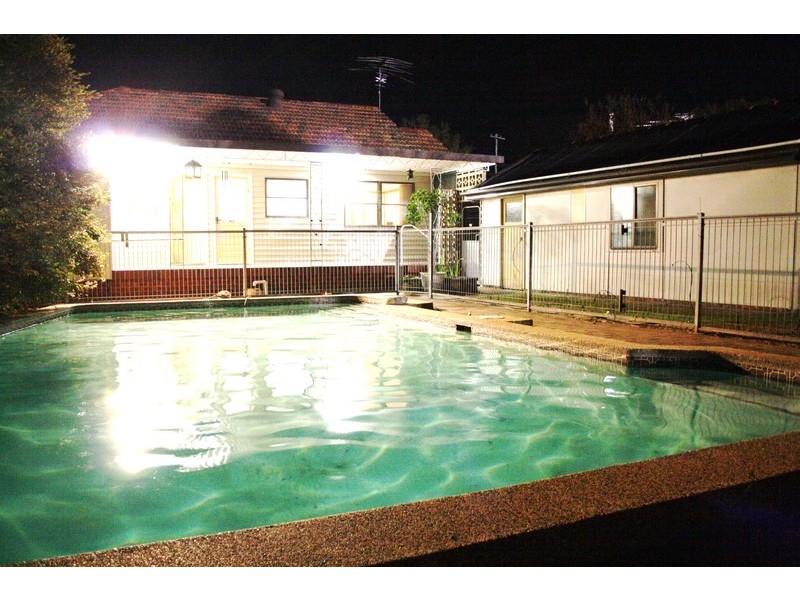 16 Edinburgh Drive, Revesby Heights NSW 2212