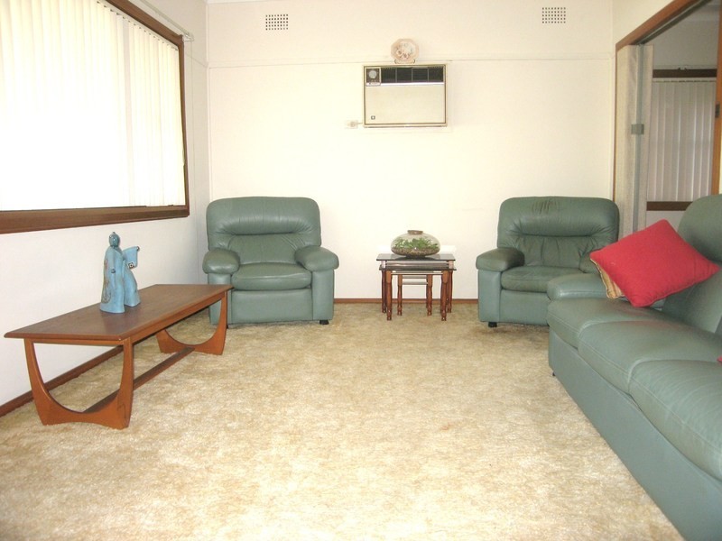 16 Edinburgh Drive, Revesby Heights NSW 2212