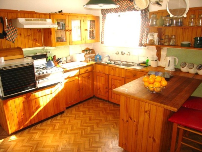 19 Cumberland Avenue, Georges Hall NSW 2198