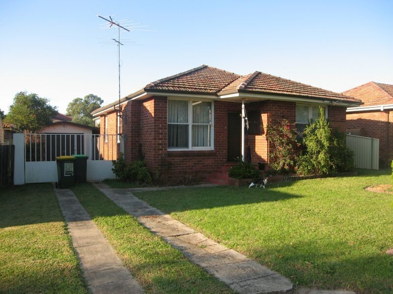 9 Robyn Street, Revesby NSW 2212