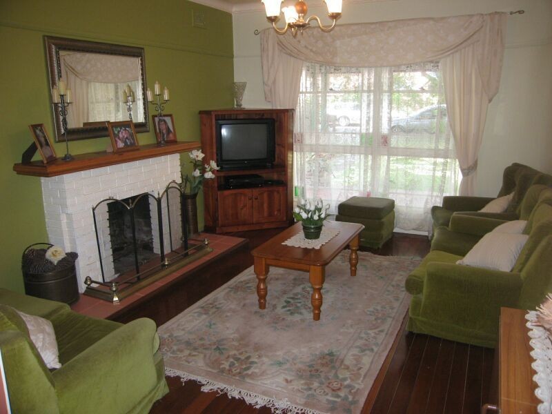 8 Broe Avenue, East Hills NSW 2213