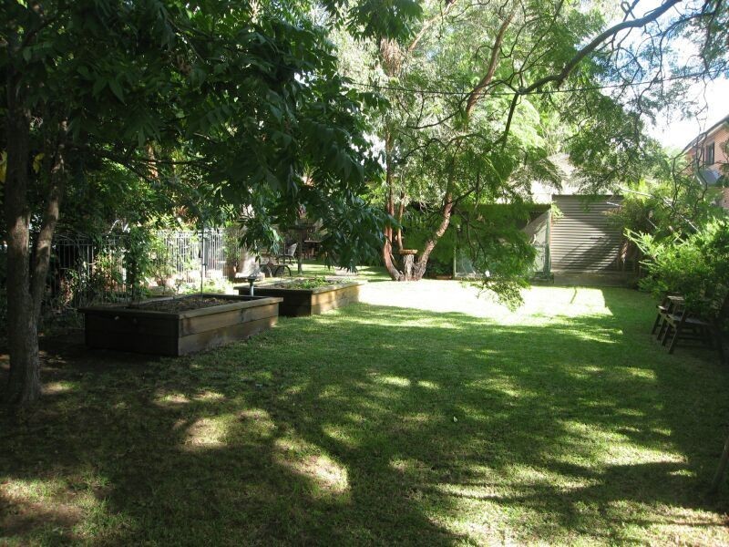 8 Broe Avenue, East Hills NSW 2213