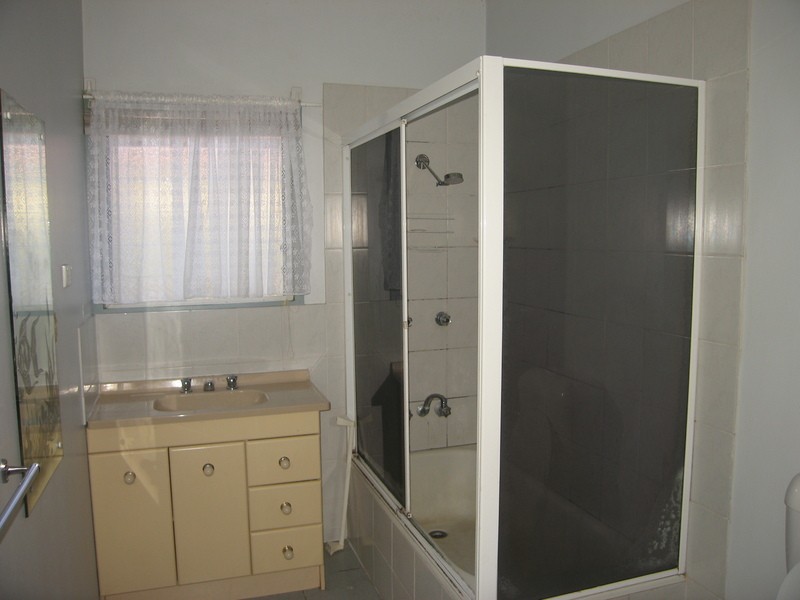 44 Cammarlie Avenue, East Hills NSW 2213