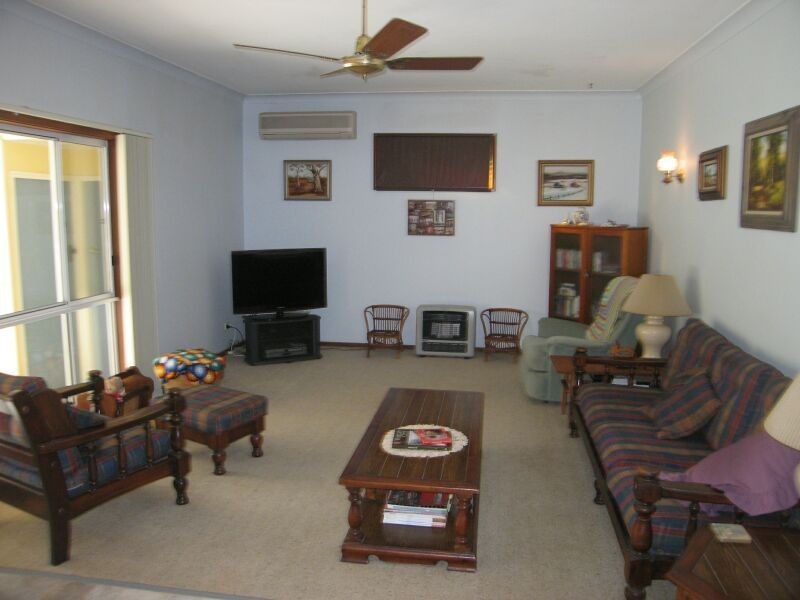 22 Harford Avenue, East Hills NSW 2213