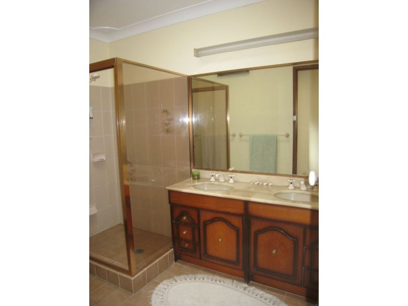 22 Harford Avenue, East Hills NSW 2213