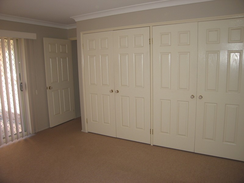 2/19 Broe Avenue, East Hills NSW 2213