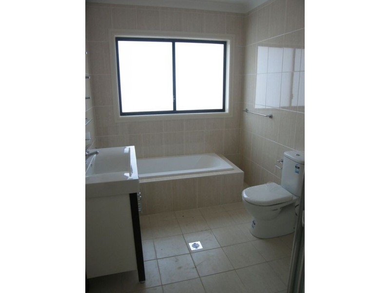 2/1 Childs Street, East Hills NSW 2213