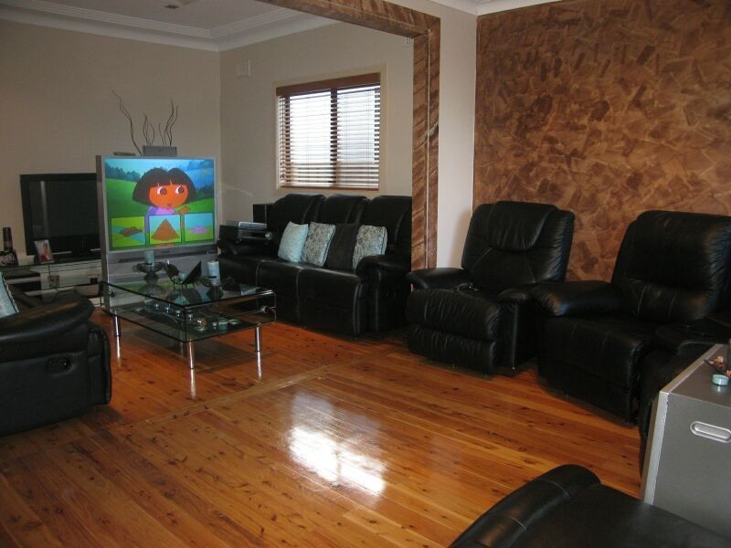 8 Ashcroft Street, Georges Hall NSW 2198