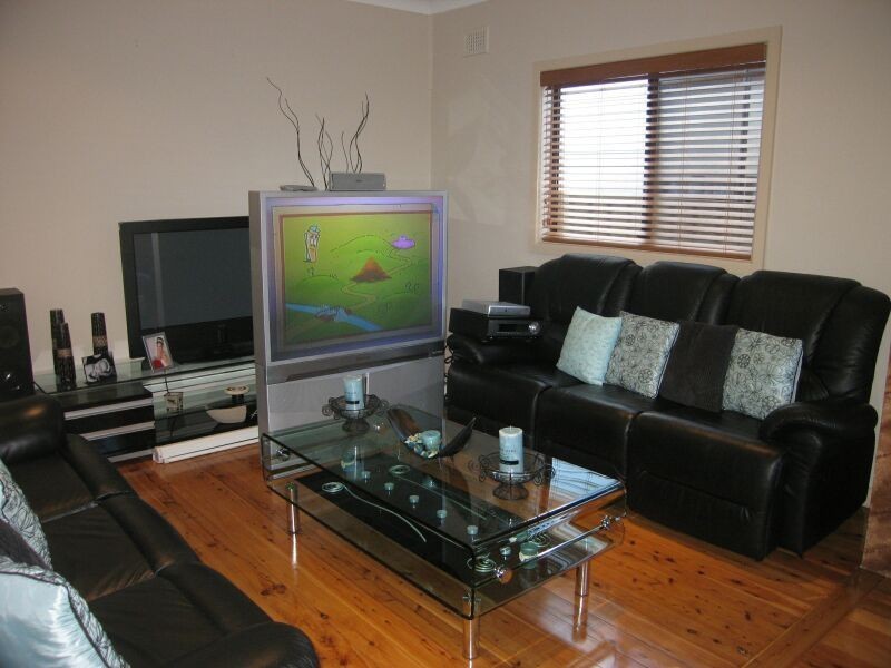 8 Ashcroft Street, Georges Hall NSW 2198