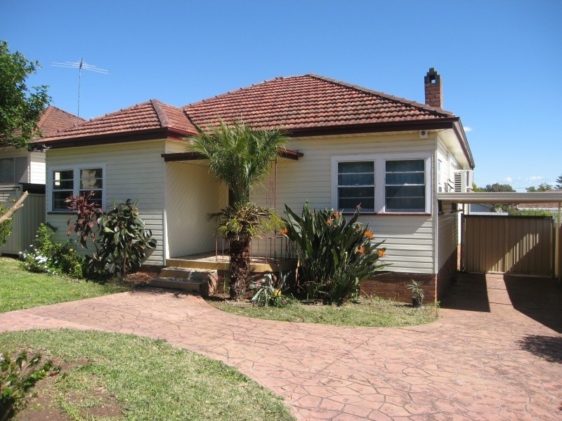 86 Hinemoa Street, Panania NSW 2213