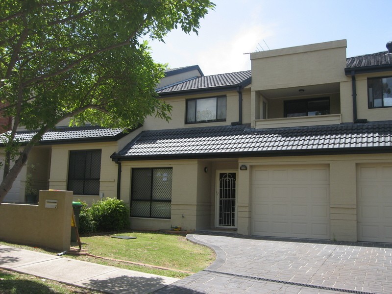 2/12 Arnold Avenue, Yagoona NSW 2199