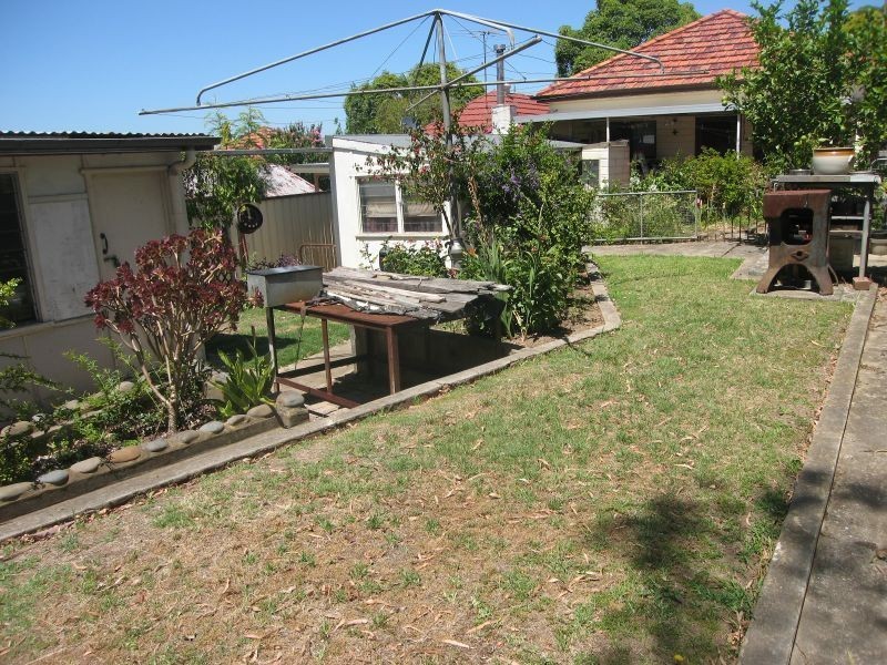 16 Bonds Road, Roselands NSW 2196