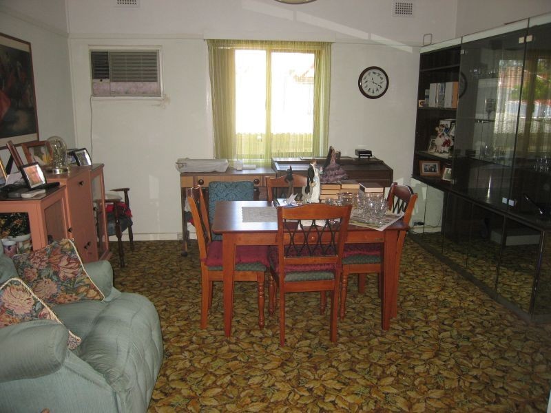 16 Bonds Road, Roselands NSW 2196