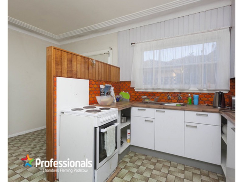 14 Victor Avenue, Picnic Point NSW 2213