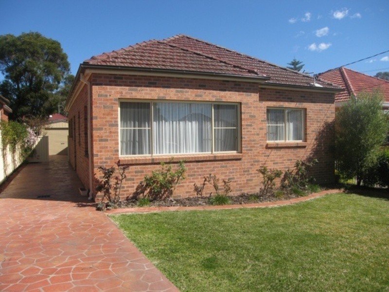 12 Alice Street, Padstow NSW 2211