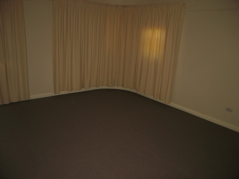 37 Monie Avenue, East Hills NSW 2213