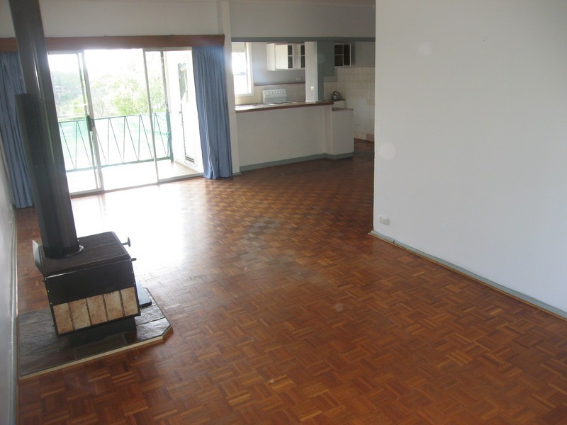 784 Henry Lawson Drive, Picnic Point NSW 2213