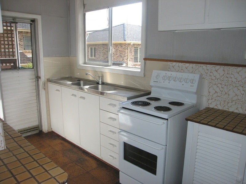 784 Henry Lawson Drive, Picnic Point NSW 2213