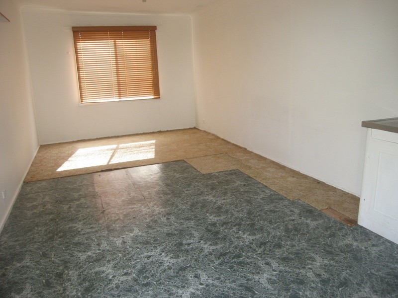 784 Henry Lawson Drive, Picnic Point NSW 2213