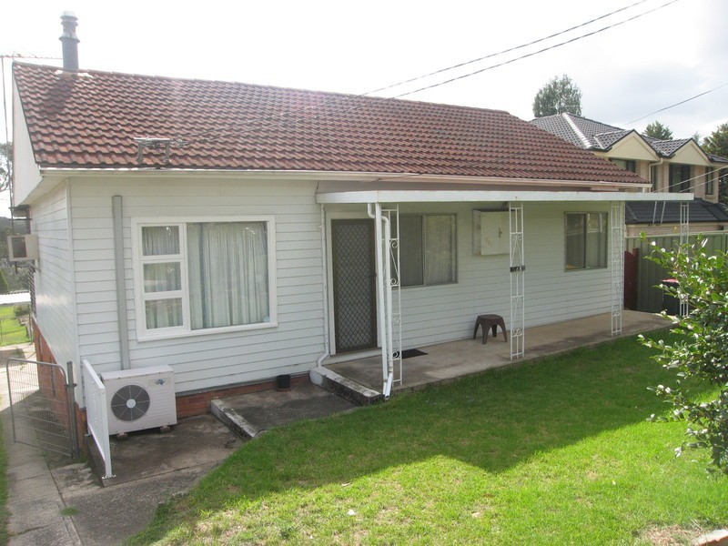 784 Henry Lawson Drive, Picnic Point NSW 2213