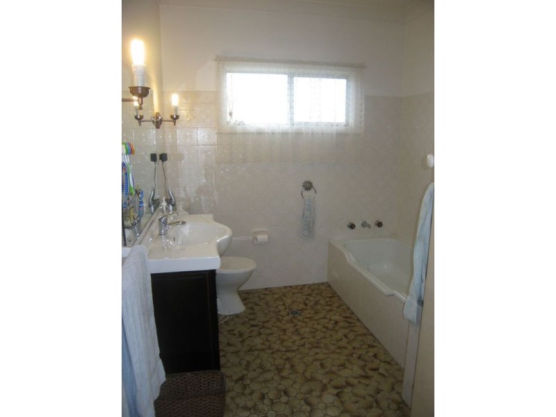 30 Forrest Road, East Hills NSW 2213