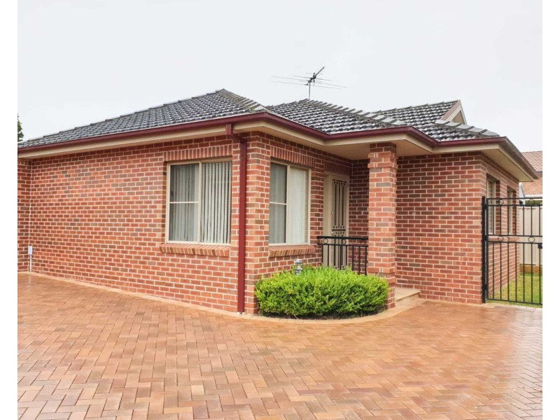3/76 Kennedy Street, Picnic Point NSW 2213