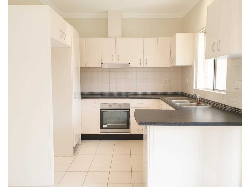 3/76 Kennedy Street, Picnic Point NSW 2213