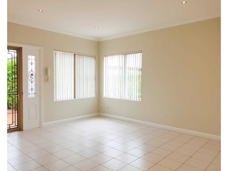 3/76 Kennedy Street, Picnic Point NSW 2213