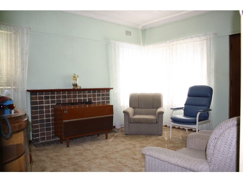 10 Hinemoa Street, Panania NSW 2213