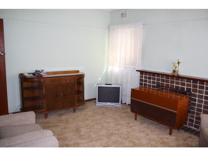 10 Hinemoa Street, Panania NSW 2213