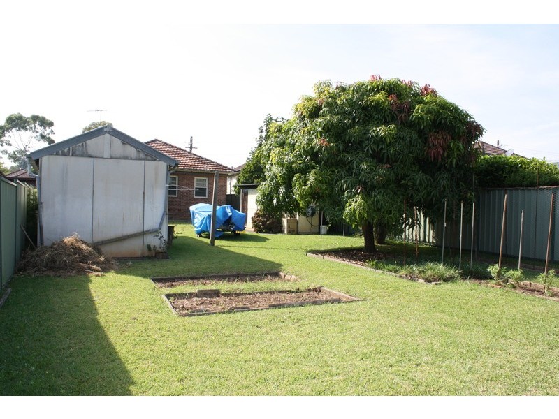 10 Hinemoa Street, Panania NSW 2213