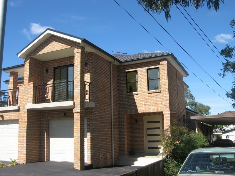 17a Freda Street, Picnic Point NSW 2213