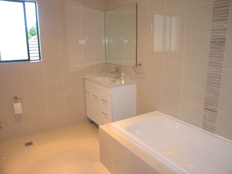 17a Freda Street, Picnic Point NSW 2213