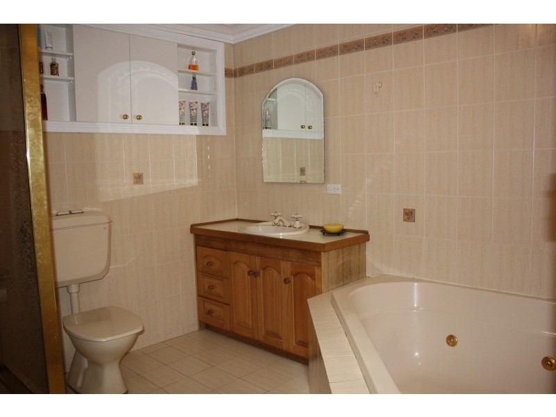 72 Park Road, East Hills NSW 2213