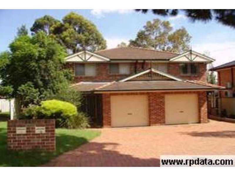 1/674 Henry Lawson Drive, Picnic Point NSW 2213