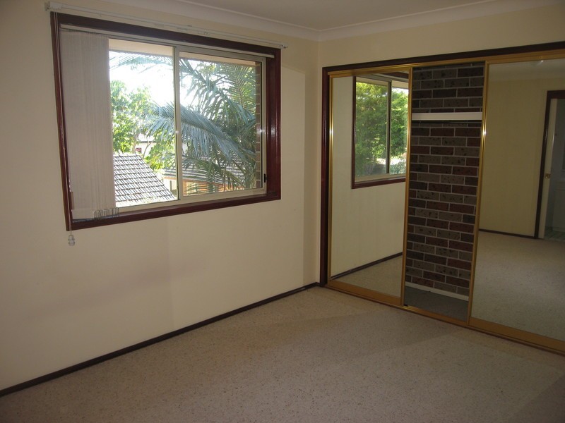 1/674 Henry Lawson Drive, Picnic Point NSW 2213