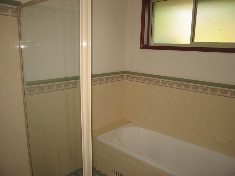 1/674 Henry Lawson Drive, Picnic Point NSW 2213