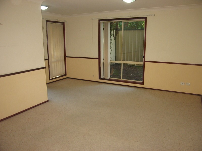 1/674 Henry Lawson Drive, Picnic Point NSW 2213