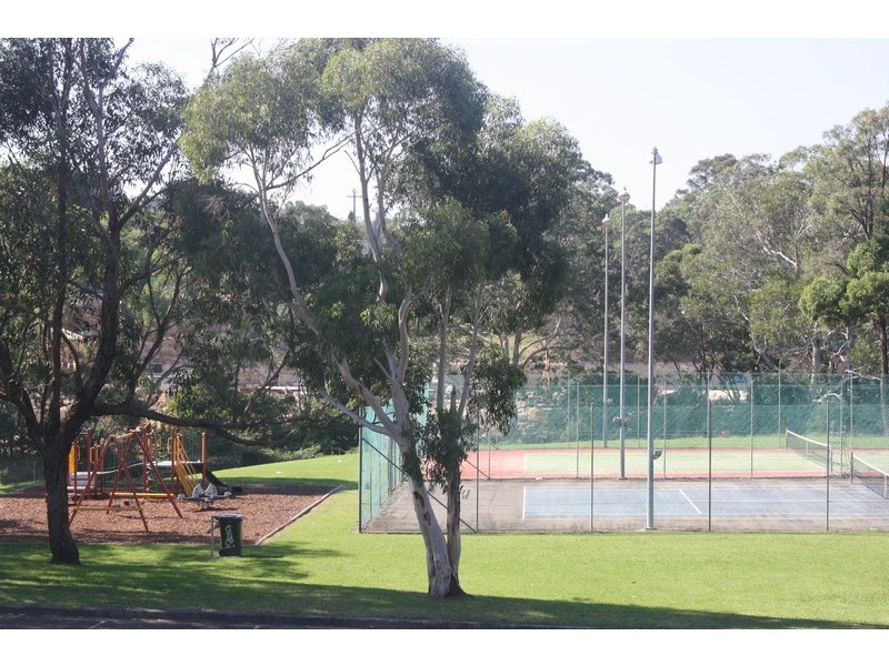 92 Thomas Street, Picnic Point NSW 2213