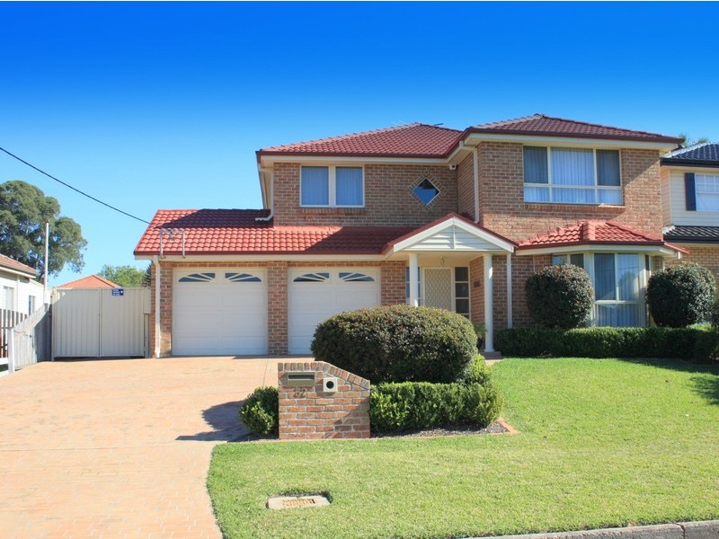 32 Nichols Avenue, Revesby NSW 2212