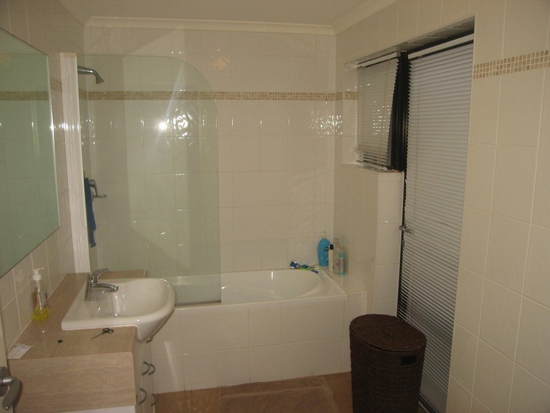 2/68 Davies Road, Padstow NSW 2211