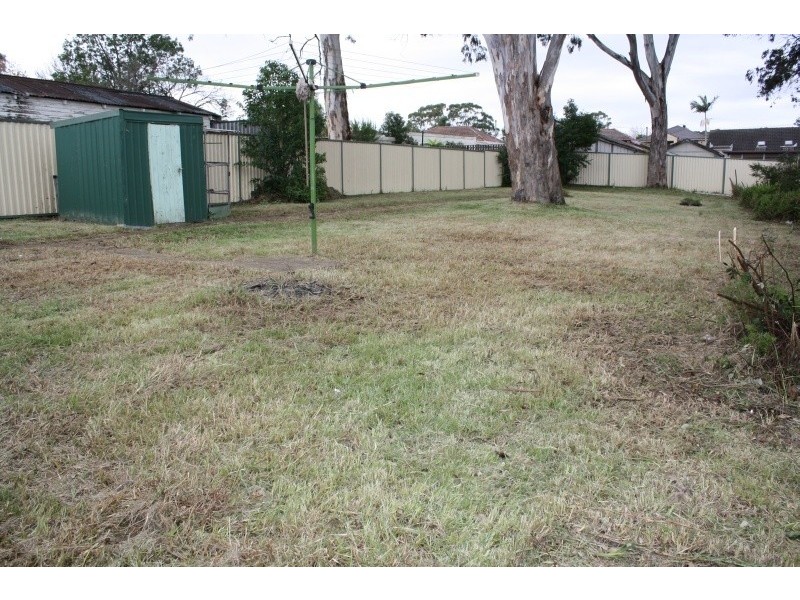 15 Rodgers Avenue, Panania NSW 2213