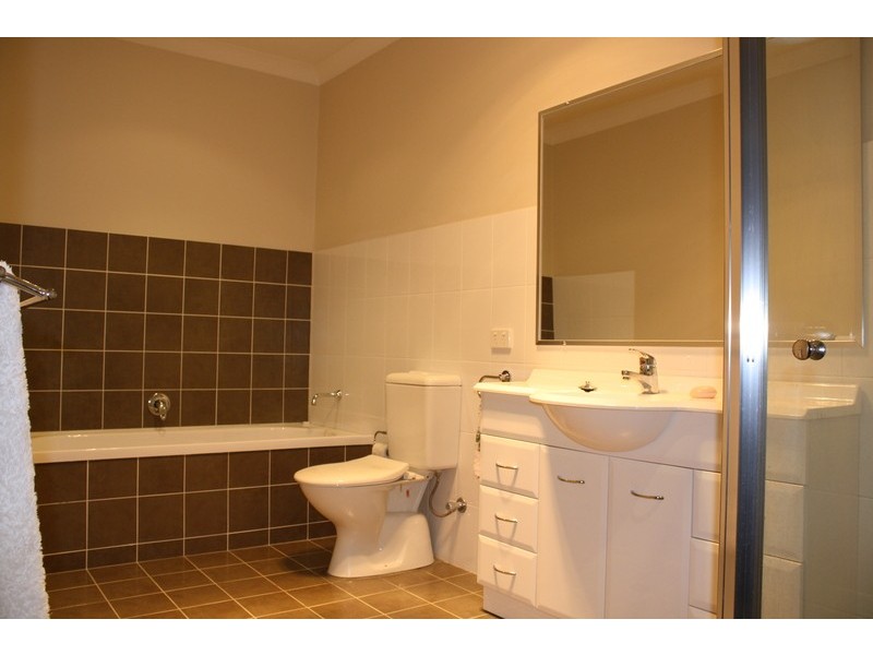 20a Harford Avenue, East Hills NSW 2213