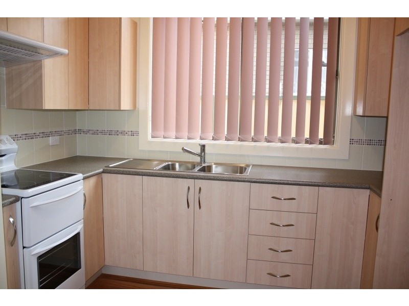 15 Rodgers Avenue, East Hills NSW 2213