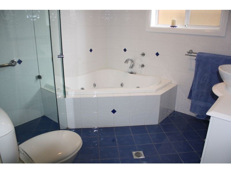 4 Horbling Avenue, Georges Hall NSW 2198