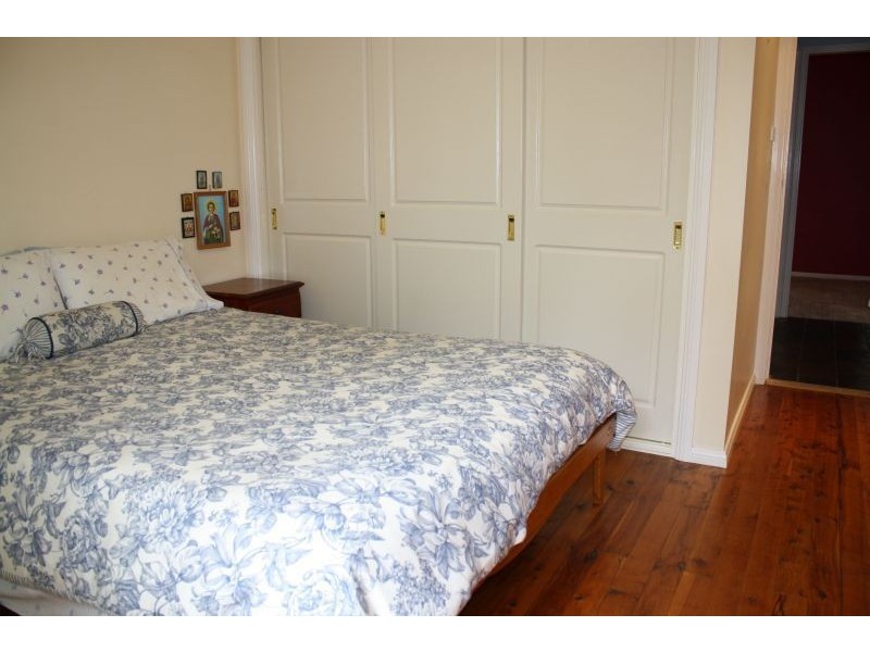 4 Horbling Avenue, Georges Hall NSW 2198