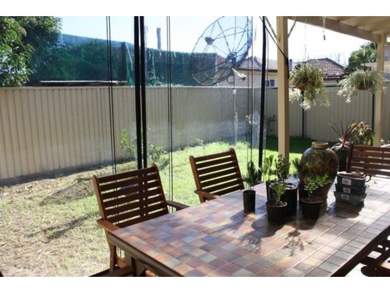 1A Broe Avenue, East Hills NSW 2213