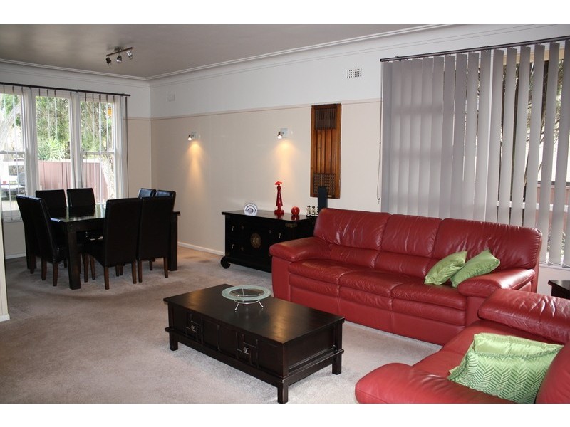 80 Kennedy Street, Picnic Point NSW 2213